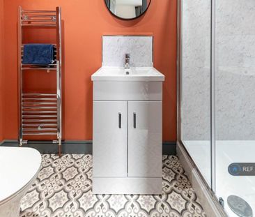 1 bedroom in a house share to rent - Photo 3