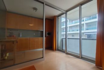 Apartamento T0 junto ao Centro Comercial Glicínias em Aradas!