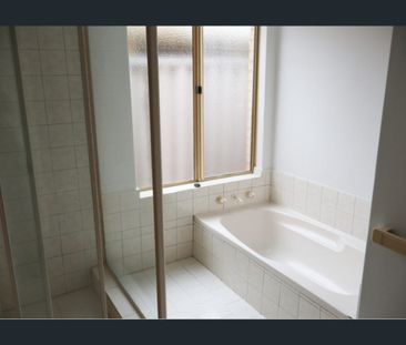 🏡 For Rent – 4 Erica Street, Coodanup WA 6210 - Photo 5