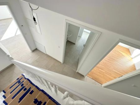 Neu! Hermsdorf - Neubau - Erstbezug - Großzügige Maisonettewohnung - Photo 4