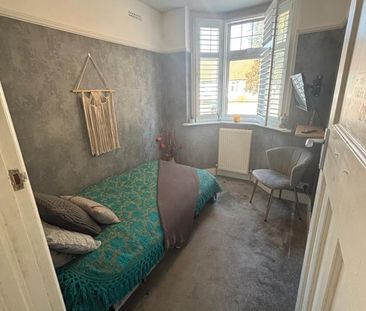 Room in a Shared House, Hereward Gardens, N13 - Photo 3
