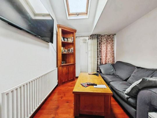 2 bedroom terraced house to rent - Photo 1