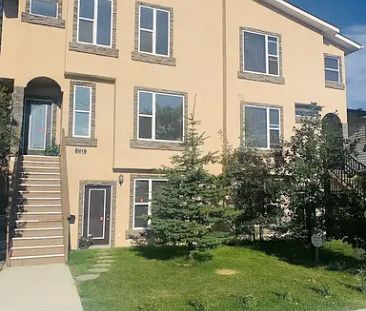 ALL UTILITIES INCLUDED-GREAT LOCATION, CLEAN, BRIGHT & BEAUTIFUL | B - 5011 Centre A Street NE, Calgary - Photo 1