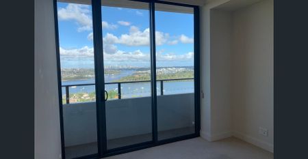 180 degree water view and city view luxurious one bed apt - Photo 5