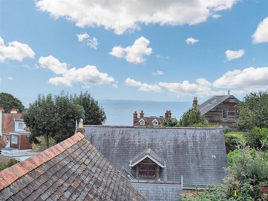 4 bedroom terraced house to rent - Photo 1