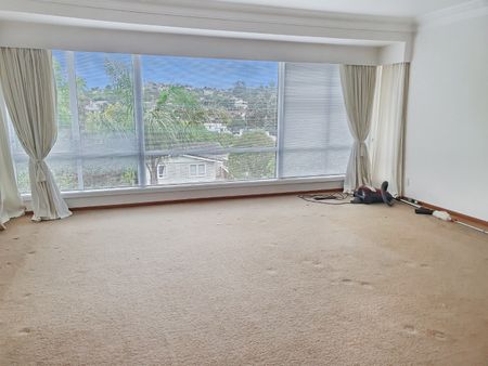 REMUERA - 3 Bedroom House with Double Garage - Photo 5