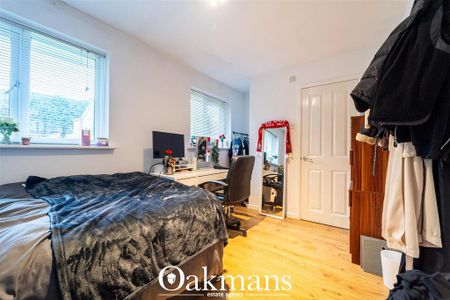 4 bedroom detached house to rent - Photo 2