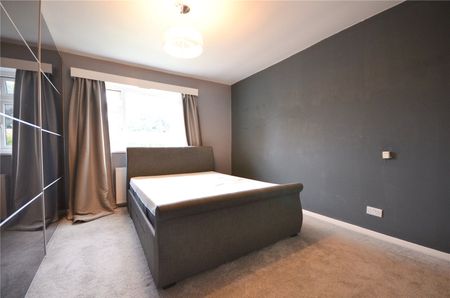 Queens Drive, Heaton Moor, Stockport, SK4 3JW - Photo 2