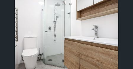 Modern 2 level townhouse close to everything!! - Photo 5