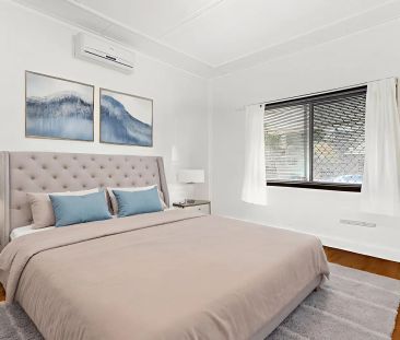 3 Beds Family House On A quiet Street Available Now! ! ! - Photo 4