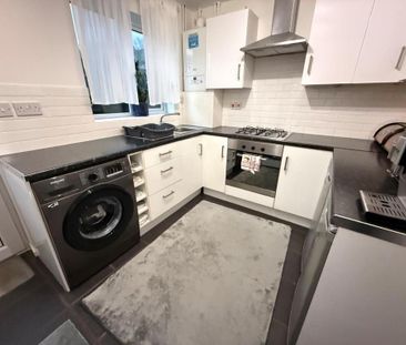 2 bedroom semi-detached house to rent - Photo 4