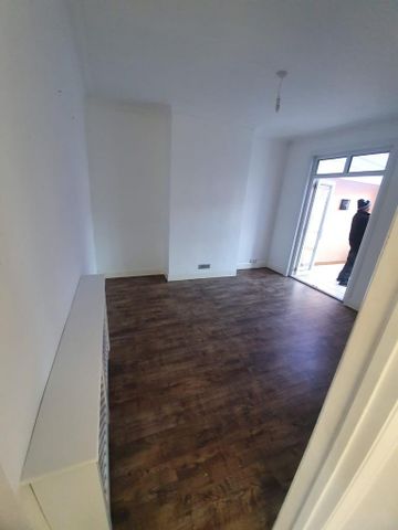 4 bedroom terraced house to rent - Photo 2