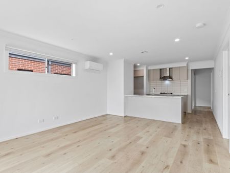 Brand New 4 Bedroom Family Home with additional Lounge/Study - Photo 4