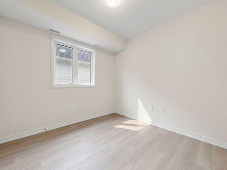For Lease - 102 Donald Cameron Crescent Unit# Main, Clarington, Ontario - Photo 3