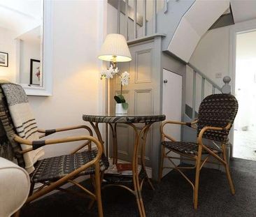 The Limes, Cowbridge, Vale Of Glamorgan, CF71 - Photo 1