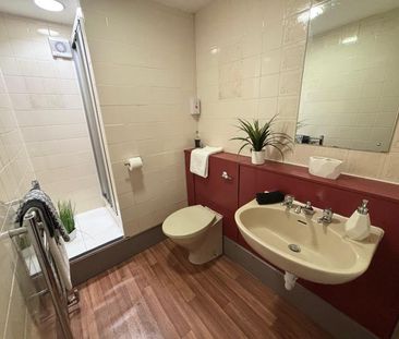 1 bedroom in a house share to rent - Photo 6