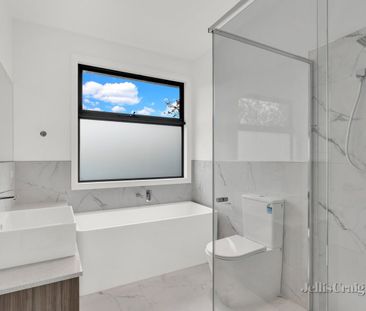 Stunning Townhouse in Prime Clayton Location - Photo 6