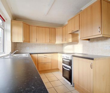 3 Bedroom House to let - Photo 4