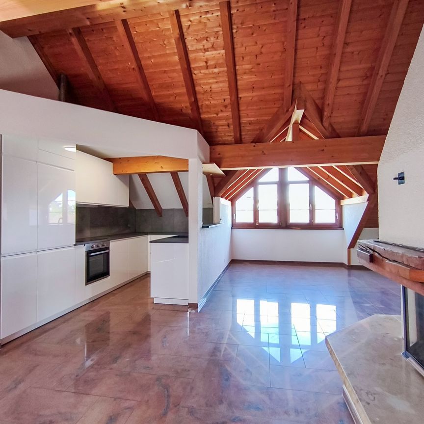 Teilsanierte 2.5 Zimmerwohnung im Dachgeschoss - Photo 1