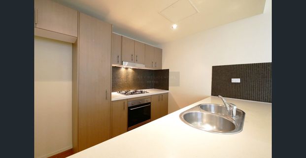 North-Facing, Large 1 Bedroom + Study Unit in the Heart of the CBD! - Photo 1