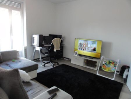 Location Appartement 4 pièces 65m² LE CREUSOT 71200 - Photo 2