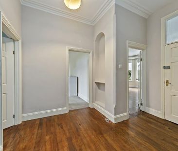 3 bedroom ground floor flat to rent - Photo 5