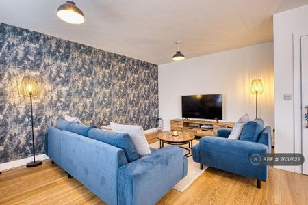 2 bedroom flat to rent - Photo 3