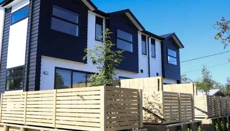 Brand New Home in a Quiet Chartwell Street - Photo 4