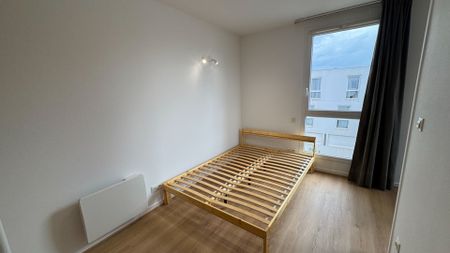 HAUT d'IDRON, Au Calme, T1 BIS Meublé en Résidence récente avec climatisation et parking privé, - Photo 2