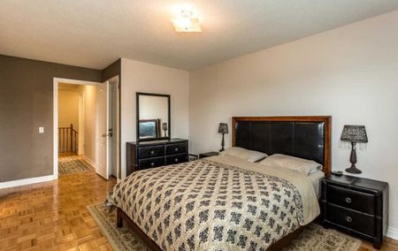 For Lease - 799 Khan Crescent Unit# UPPER, Mississauga, Ontario - Photo 2