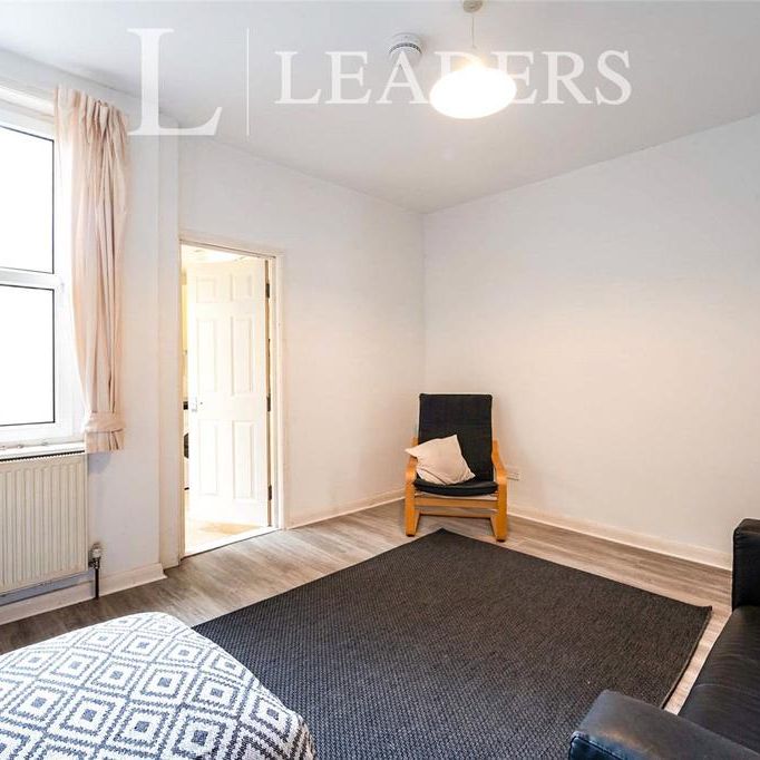 4 bedroom terraced house to rent - Photo 1