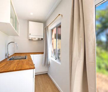 Beautifully Renovated, Spacious & Light-Filled One Bedroom Residenc... - Photo 4