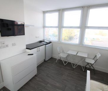 1 bedroom in a house share to rent - Photo 5