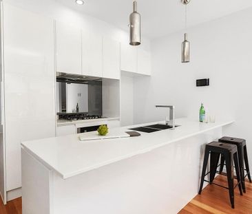 2/3 Edmund Street, Maidstone VIC 3012 - Photo 2
