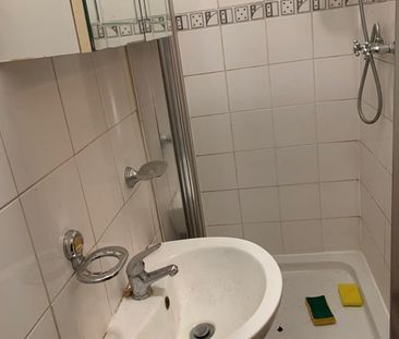 Studio Flat, Romford Road, E12 - Photo 5