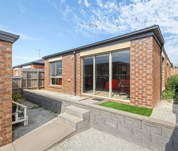 Spacious and Bright 3-Bedroom Home in Epping - Photo 2