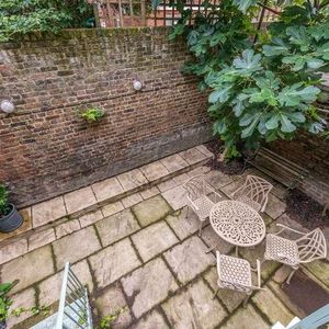 Russell Gardens, Holland, W14 - Photo 2