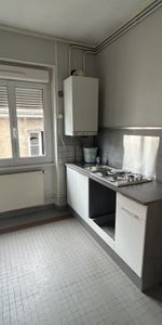 Location Appartement 2 pièces 44m² LE CREUSOT 71200 - Photo 3