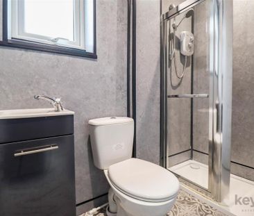 3 bedroom semi-detached house to rent - Photo 5