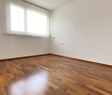 Stilvoll Wohnen: Gepflegte 3-Zimmerwohnung mit Dachterrasse in Götz... - Photo 2