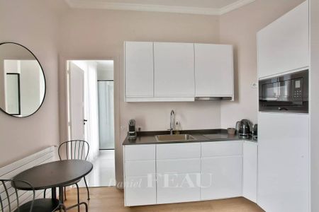 Location appartement, Paris 9ème (75009), 1 pièce, 21 m², ref 84886886 - Photo 2