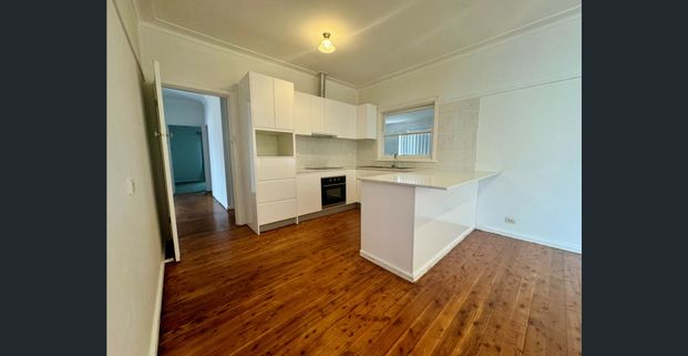 Three bedroom, family home - Photo 1