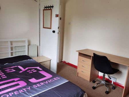 6 bedroom house to rent - Photo 3