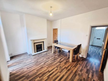 2 bedroom terraced house to rent - Photo 2