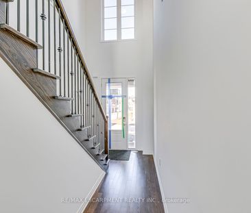 Townhouse For Lease | W8127818 - Photo 2