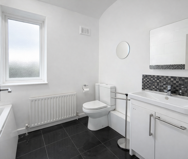 2 bedroom semi-detached house to rent - Photo 5