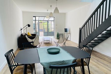 ARCHITECTURE INSOLITE - 1900- Location meublée Maison avec terrasse et garage - Photo 2