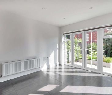 Semi-detached four bedroom home within a private development in Haw... - Photo 2