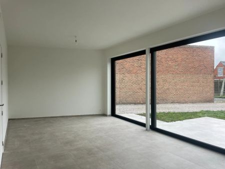 Hedendaags gelijkvloers appartement met 2 slaapkamers en privatieve tuin! - Photo 2