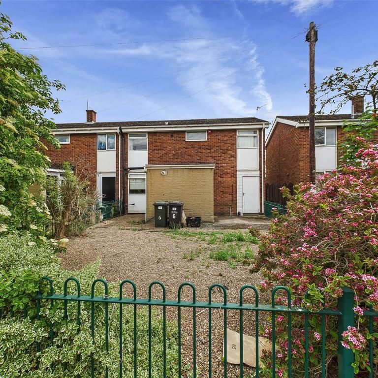 1 bedroom in a house share to rent - Photo 1